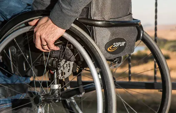 Чалавек з інваліднасцю, ілюстрацыйнае фота
